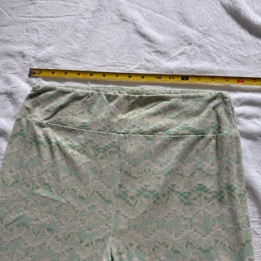 LuLaRoe Mint and Cream Patterned Leggings